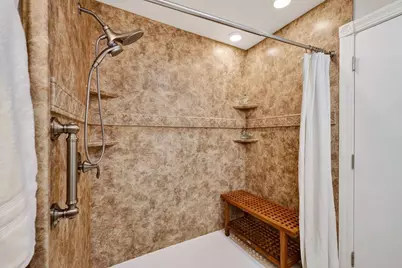 360 W Washington Avenue #415, Madison, WI 53703 - Photo 25