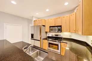 360 W Washington Ave, Madison, WI 53703 - Photo 9