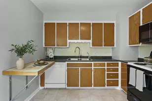 2830 Hoard St, Madison, WI 53704 - Photo 9