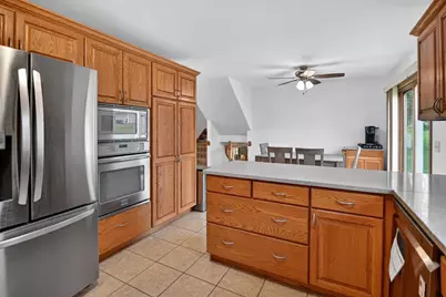 383 Sunnyview Lane, Marshall, WI 53559 - Photo 7