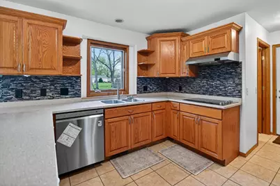 383 Sunnyview Lane, Marshall, WI 53559 - Photo 3