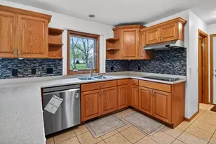 383 Sunnyview Ln, Marshall, WI 53559 - Photo 3