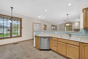 3356 N Stone Creek Cir, Madison, WI 53719 - Photo 13