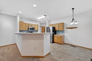 3356 N Stone Creek Cir, Madison, WI 53719 - Photo 17