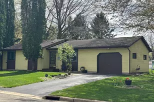 414 Lucille St, Verona, WI 53593 - Photo 3