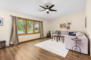 1111 Spruce Dr, Baraboo, WI 53913 - Photo 5