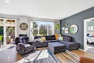 711 Sugar Maple Ln, Verona, WI 53593 - Photo 3