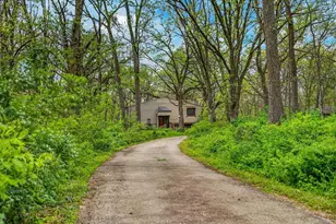 10671 W Oak Ridge Rd, Janesville, WI 53536 - Photo 7