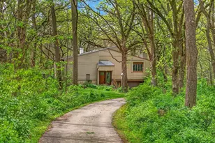 10671 Oak Ridge Rd, Janesville, WI 53536 - Photo 1