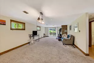 10671 W Oak Ridge Rd, Janesville, WI 53536 - Photo 41