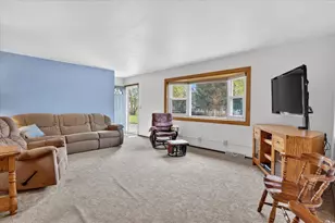 300 Prairie Ave, Lake Mills, WI 53551 - Photo 11