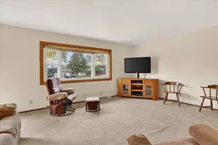 300 Prairie Ave, Lake Mills, WI 53551 - Photo 13