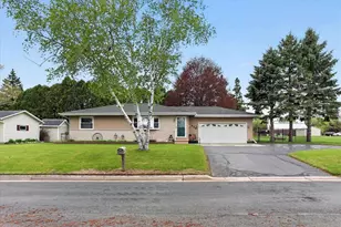300 Prairie Ave, Lake Mills, WI 53551 - Photo 3