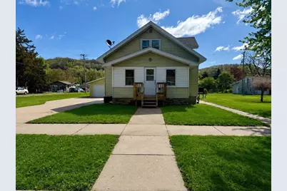 152 Ohio Street, Prairie Du Chien, WI 53821 - Photo 1