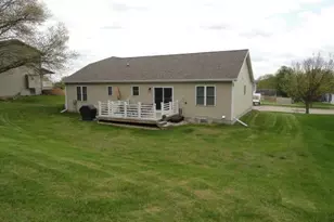 525 Eagle Ridge Ln, Portage, WI 53901 - Photo 5