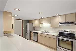 325 S Yellowstone Dr, Madison, WI 53705 - Photo 13