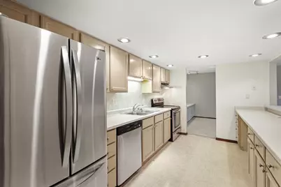 325 Yellowstone Drive #223, Madison, WI 53705 - Photo 11