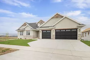 2016 Jack Ryan Dr, Prairie Du Sac, WI 53578 - Photo 3