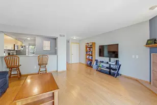 5462 Coachman Pl, Fitchburg, WI 53711 - Photo 7