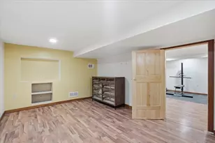 220 Dorow Ave, Edgerton, WI 53534 - Photo 25