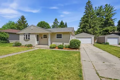 220 Dorow Avenue, Edgerton, WI 53534 - Photo 3