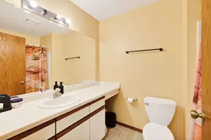 802 S Gammon Rd, Madison, WI 53719 - Photo 15