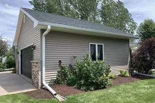140 Dykstra Dr, Fall River, WI 53932 - Photo 9