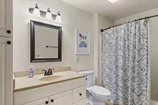 8530 Greenway Blvd, Middleton, WI 53562 - Photo 19