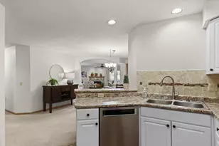 8530 Greenway Blvd, Middleton, WI 53562 - Photo 9