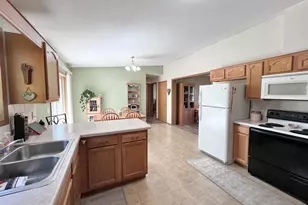 28613 Gunderson St, Lone Rock, WI 53556 - Photo 5