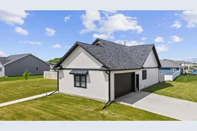 721 Roosevelt Street, Baraboo, WI 53913 - Photo 3
