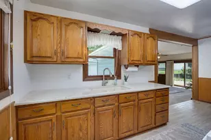 4208 Elinor St, Madison, WI 53713 - Photo 9