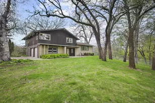 1004 Ridgewood Dr, Stoughton, WI 53589 - Photo 5