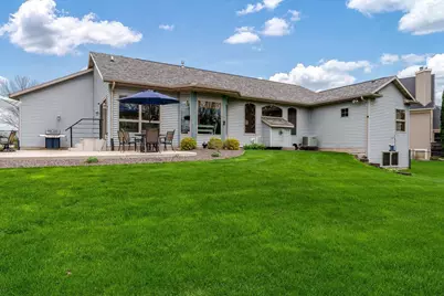 620 Waterford Drive, Beloit, WI 53511 - Photo 7