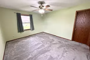 226 Beechwood Dr, Janesville, WI 53548 - Photo 37