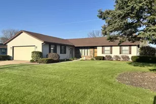 226 Beechwood Dr, Janesville, WI 53548 - Photo 5