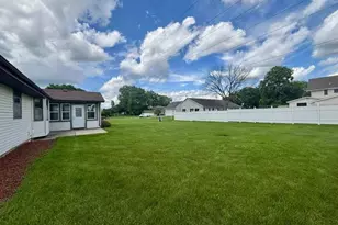 226 Beechwood Dr, Janesville, WI 53548 - Photo 29