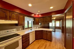 226 Beechwood Dr, Janesville, WI 53548 - Photo 13