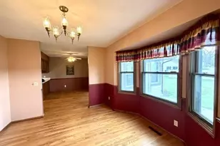 226 Beechwood Dr, Janesville, WI 53548 - Photo 9