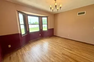 226 Beechwood Dr, Janesville, WI 53548 - Photo 5