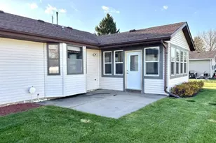 226 Beechwood Dr, Janesville, WI 53548 - Photo 3