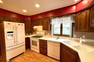 226 Beechwood Dr, Janesville, WI 53548 - Photo 15