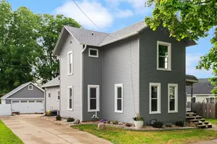 122 S 1st St, Janesville, WI 53536 - Photo 9