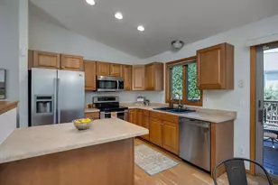 3533 Stonebridge Dr, Madison, WI 53719 - Photo 9