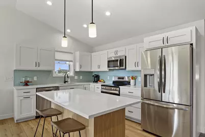 312 Roosevelt Street, Baraboo, WI 53913 - Photo 5