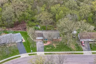 1720 Algonquin Dr, Baraboo, WI 53913 - Photo 11