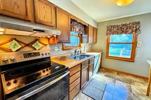 907 Birch Haven Cir, Monona, WI 53716 - Photo 9