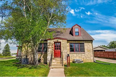 203 Whiton Street, Whitewater, WI 53190 - Photo 3
