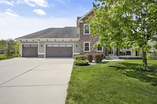 245 Stone Bridge Cir, Deerfield, WI 53531 - Photo 3