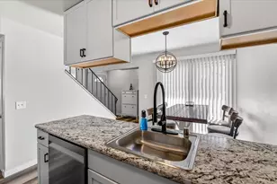 529 East Bluff, Madison, WI 53704 - Photo 15